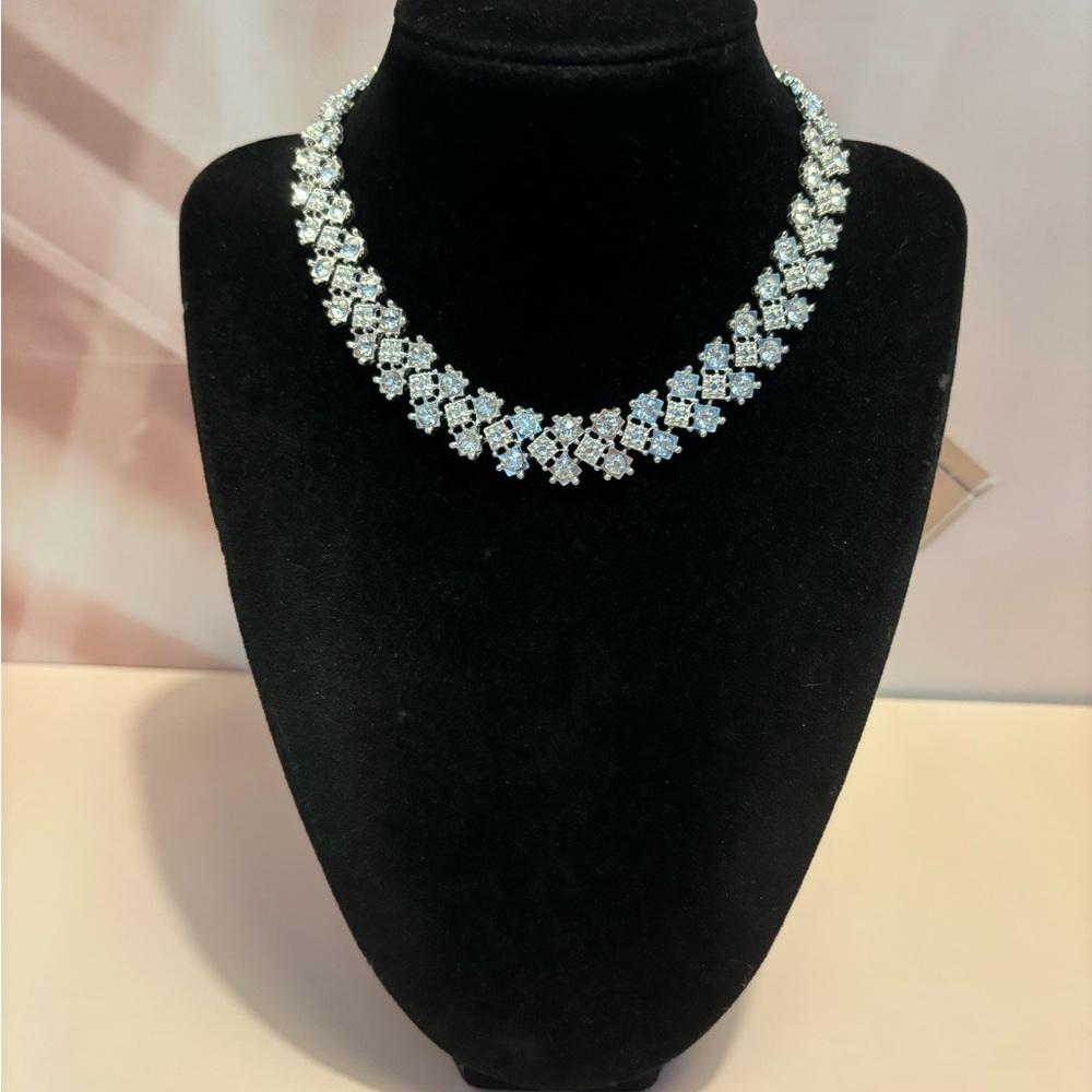 C1946 Silver Tone Crystal Collar Necklace 13”+ 3”
